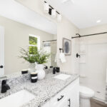 Grandview_bathroom